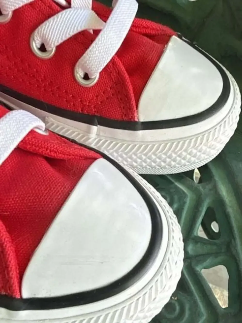 Converse Kids Chuck Taylor All Star Malden Street Easy On Red Mid Top Sneakers